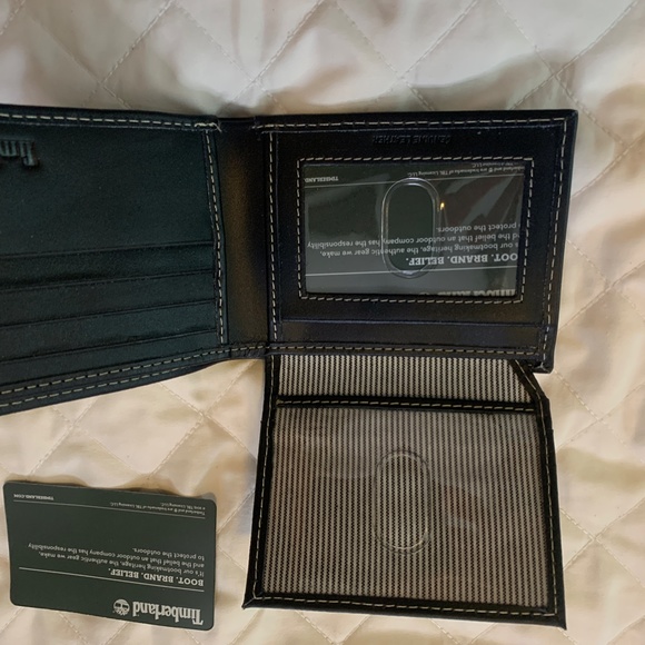 Men's Wallet -Genuine Leather -  NWT - Timberland - Picture 2 of 5